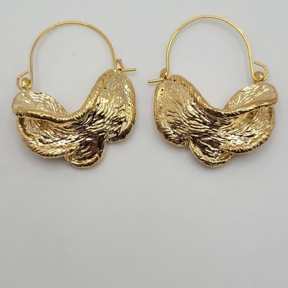 Macy's Rhinestone dangle earrings goldtone, pierced, wires - Picture 2 of 5